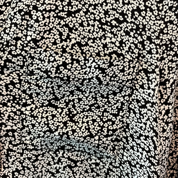 Black and white floral blouse tunic - Picture 2 of 3